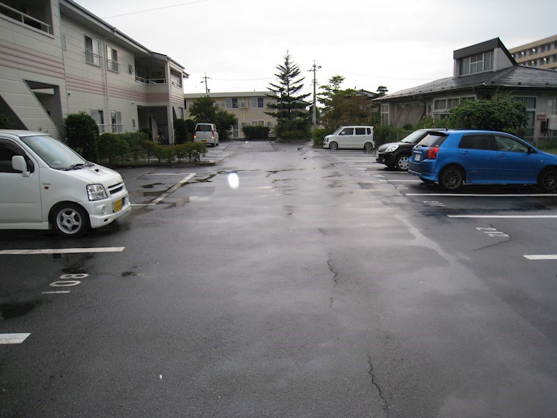 イトヤコーポ浅間 駐車場