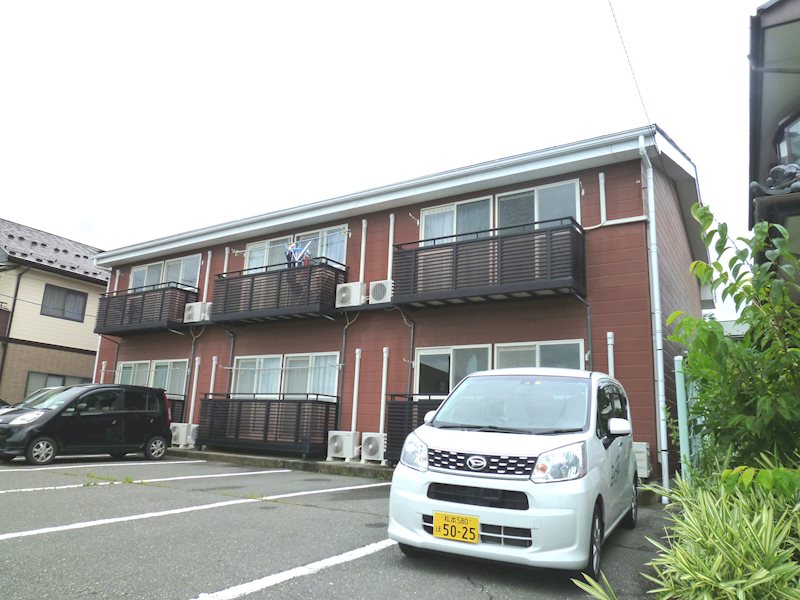 サープラスⅢミネ 駐車場