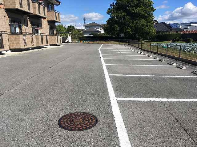 トゥルーハート 駐車場