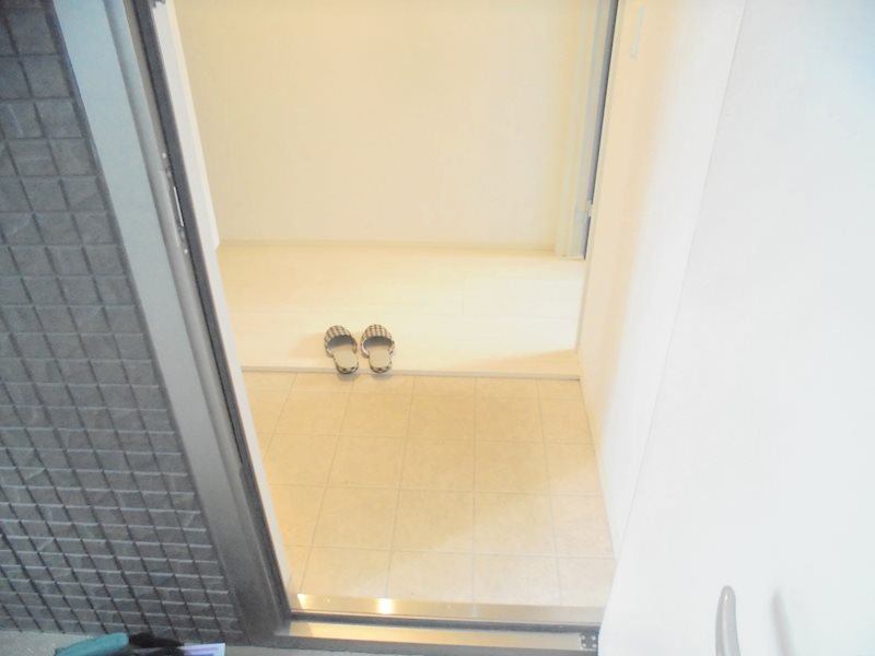Wing女鳥羽 玄関