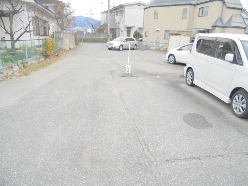 Wing女鳥羽 駐車場