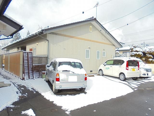 富沢様連棟 駐車場