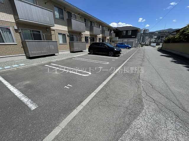 ＪーＲｏｏｍ☆妃　弐番館 駐車場