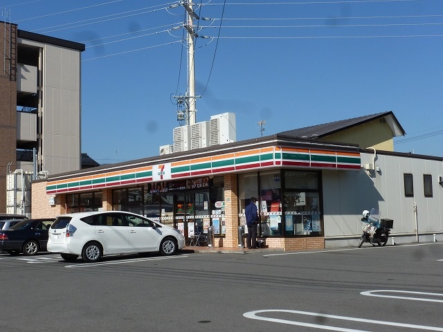 サンレイト中越 コンビニ