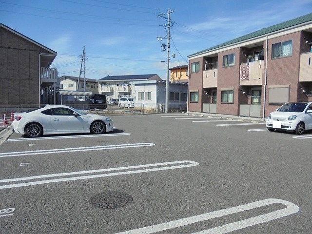 JOYタキザワ 駐車場