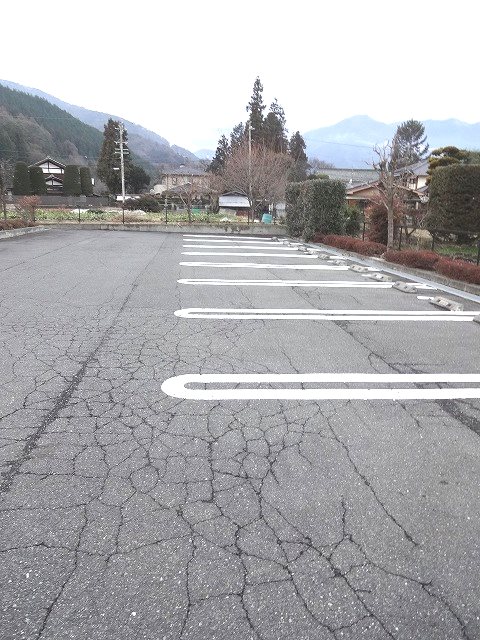 H・Flensia 駐車場