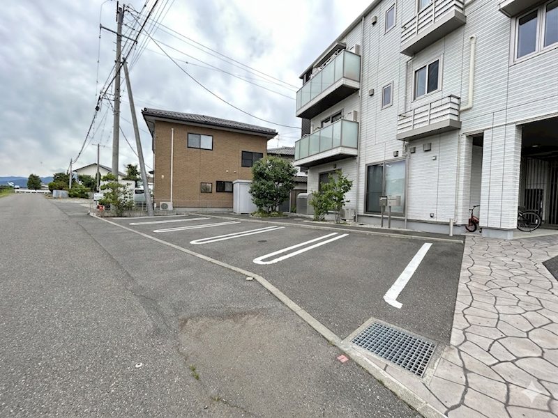 グランツ 駐車場