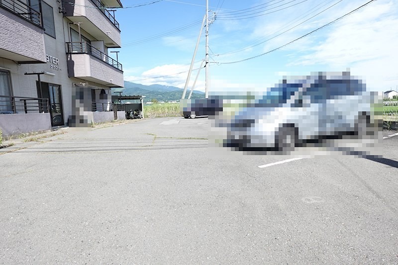 クラスター 駐車場