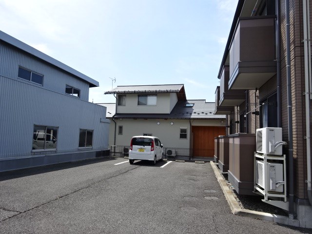 セジュールなつめ 駐車場