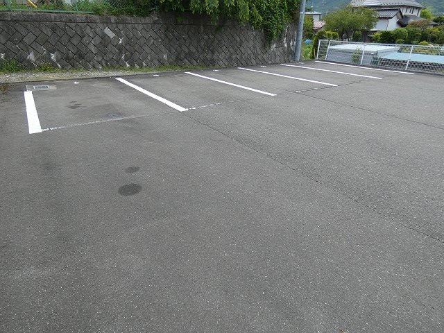 サンライズ 駐車場