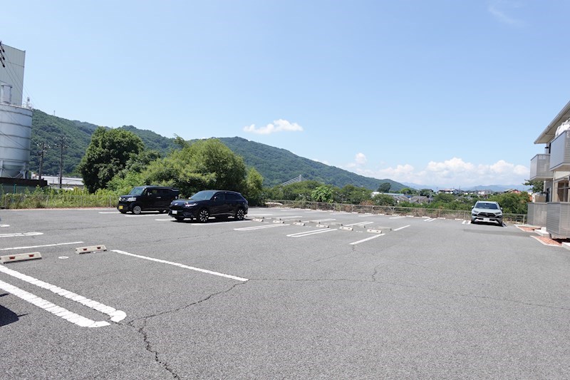 サフィーロ　Ｂ棟 駐車場