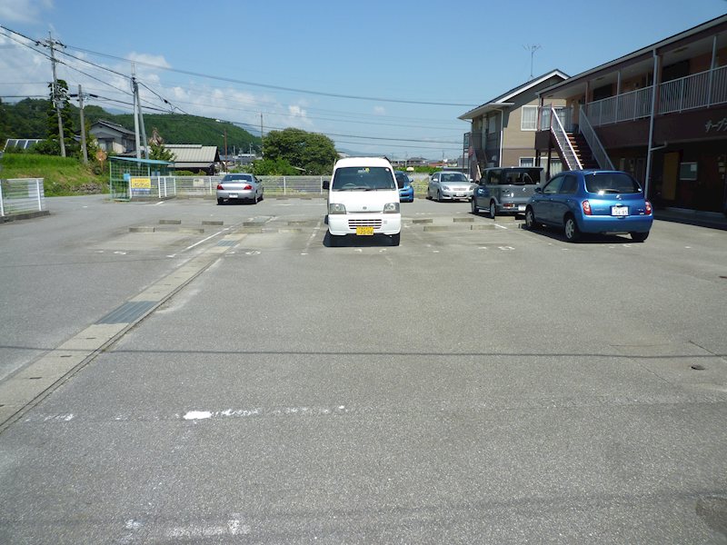 サープラス大垣登Ⅰ 駐車場