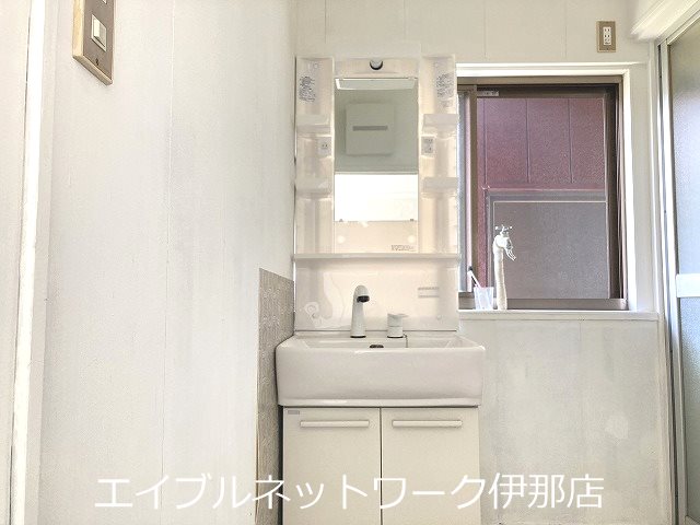 狐島住宅　2 洗面所