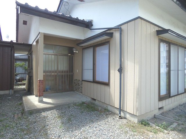 狐島住宅　2 エントランス