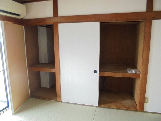塚田コーポ 収納