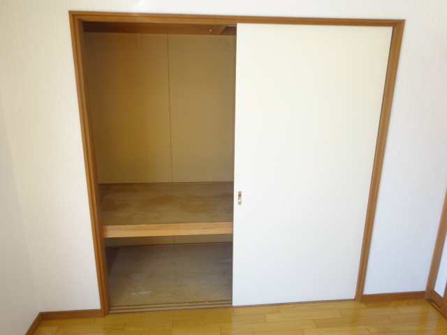 サンライズハイツ常田 収納
