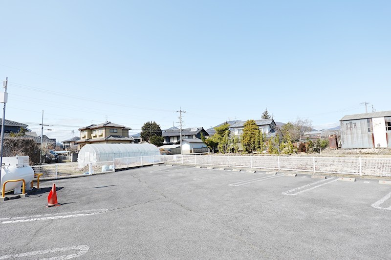 グリーンカルム 駐車場