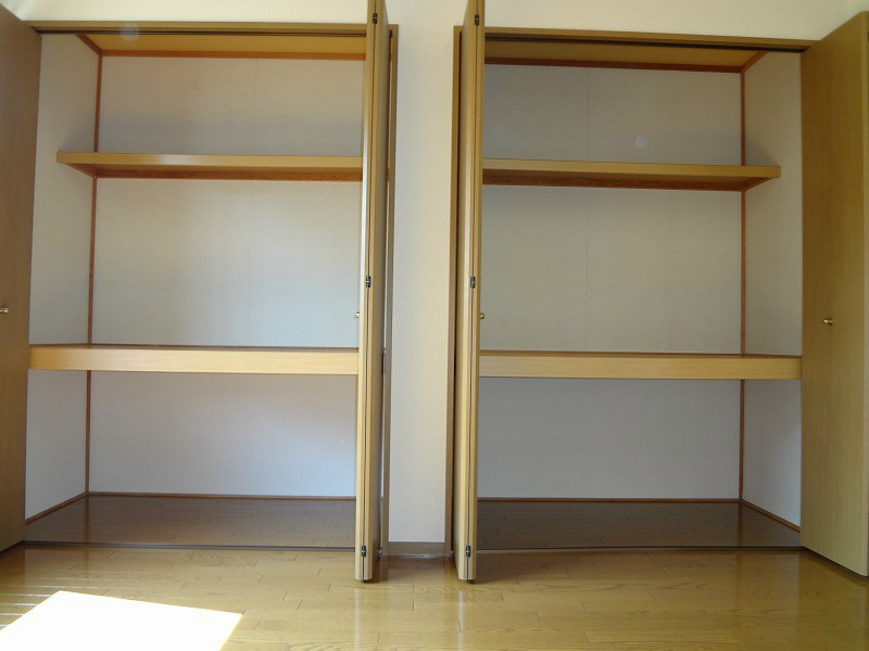 カーサ　ポルエーラC 収納