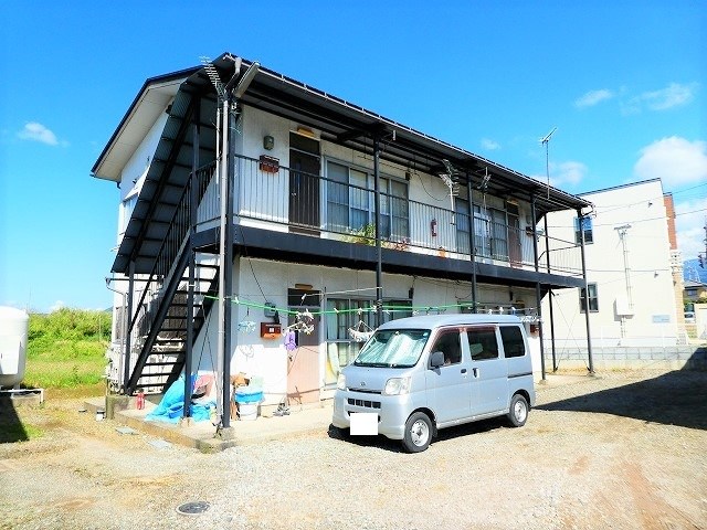 三楽荘 駐車場