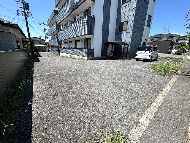 エクセルコートA棟 駐車場