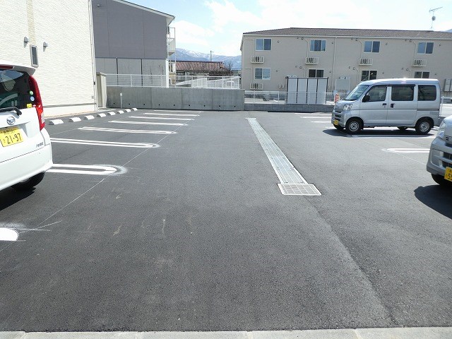 エスポワール坂田 駐車場