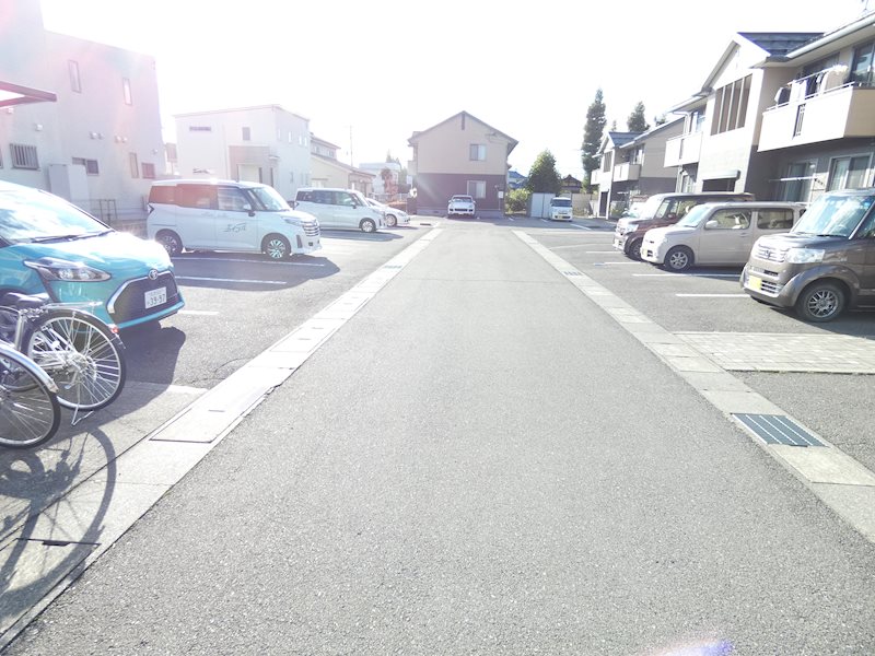 フォンテーヌ東Ｄ 駐車場