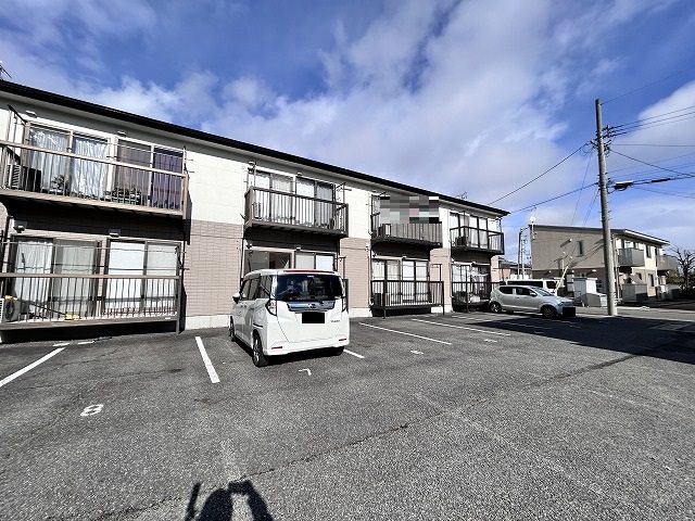 グレース青木 駐車場
