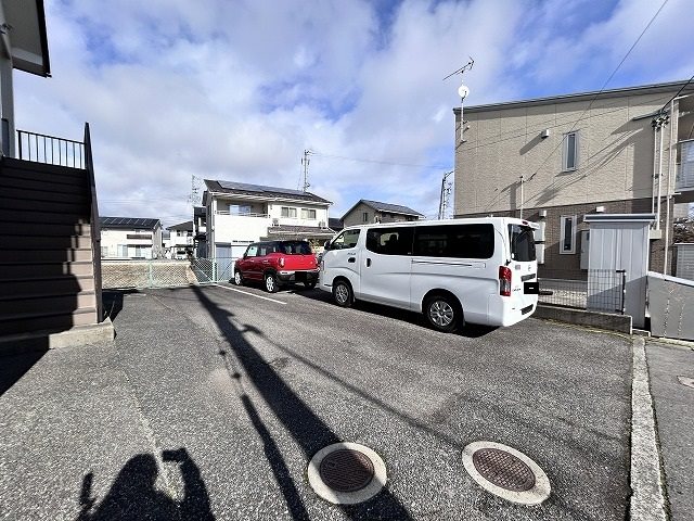 グレース青木 駐車場