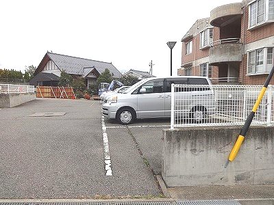 セントラルコーポ城山 駐車場