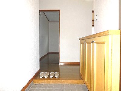 セントラルコーポ城山 玄関
