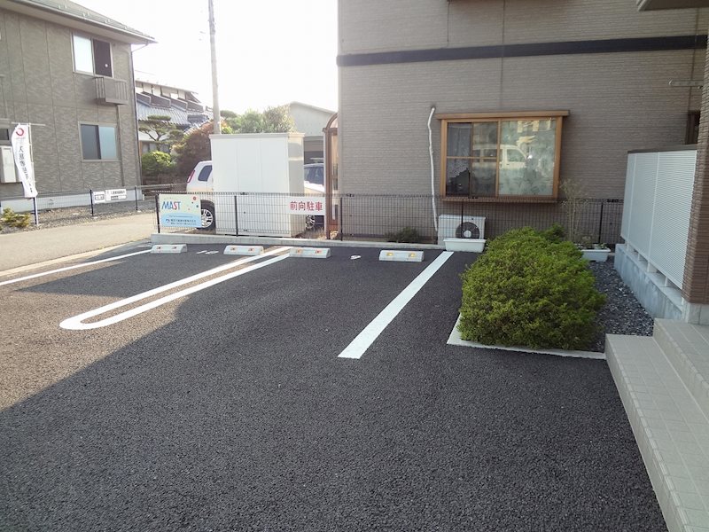クラヴィエ並柳AB棟 駐車場