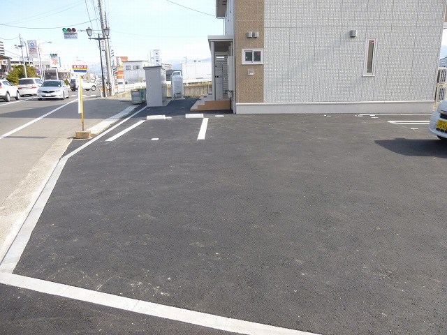 グランツ 駐車場