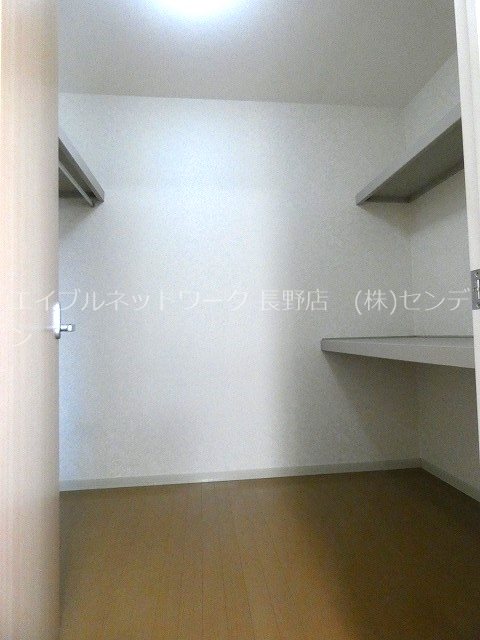 アルファ稲田 収納