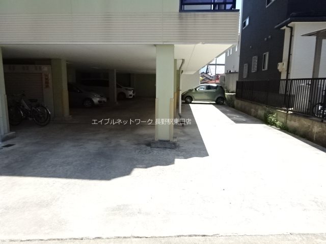 カーサ箱清水１ 駐車場