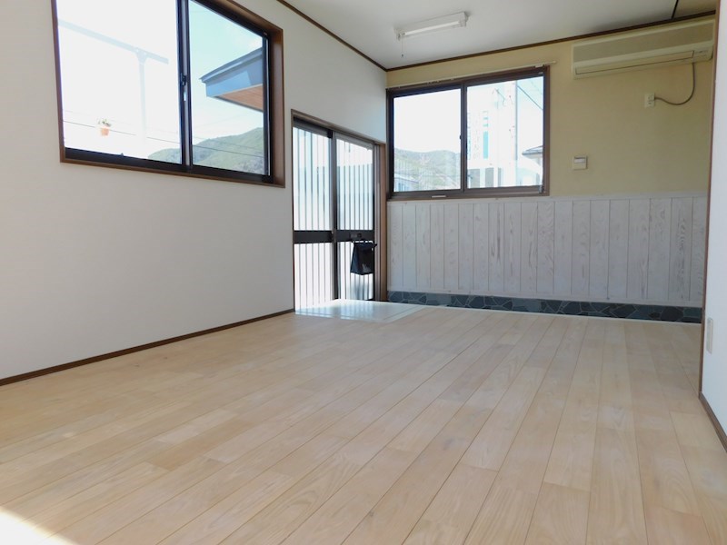 辰野町平出貸家 リビング