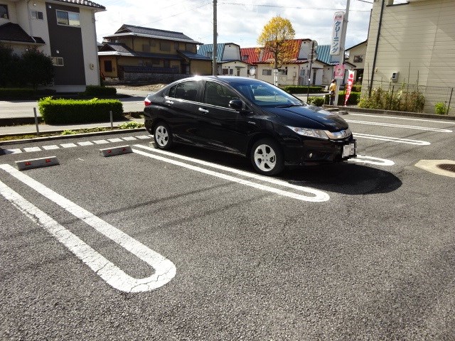 サープラスＳ＆Ｋ 駐車場