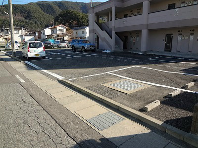 Cent Eclat Une 駐車場