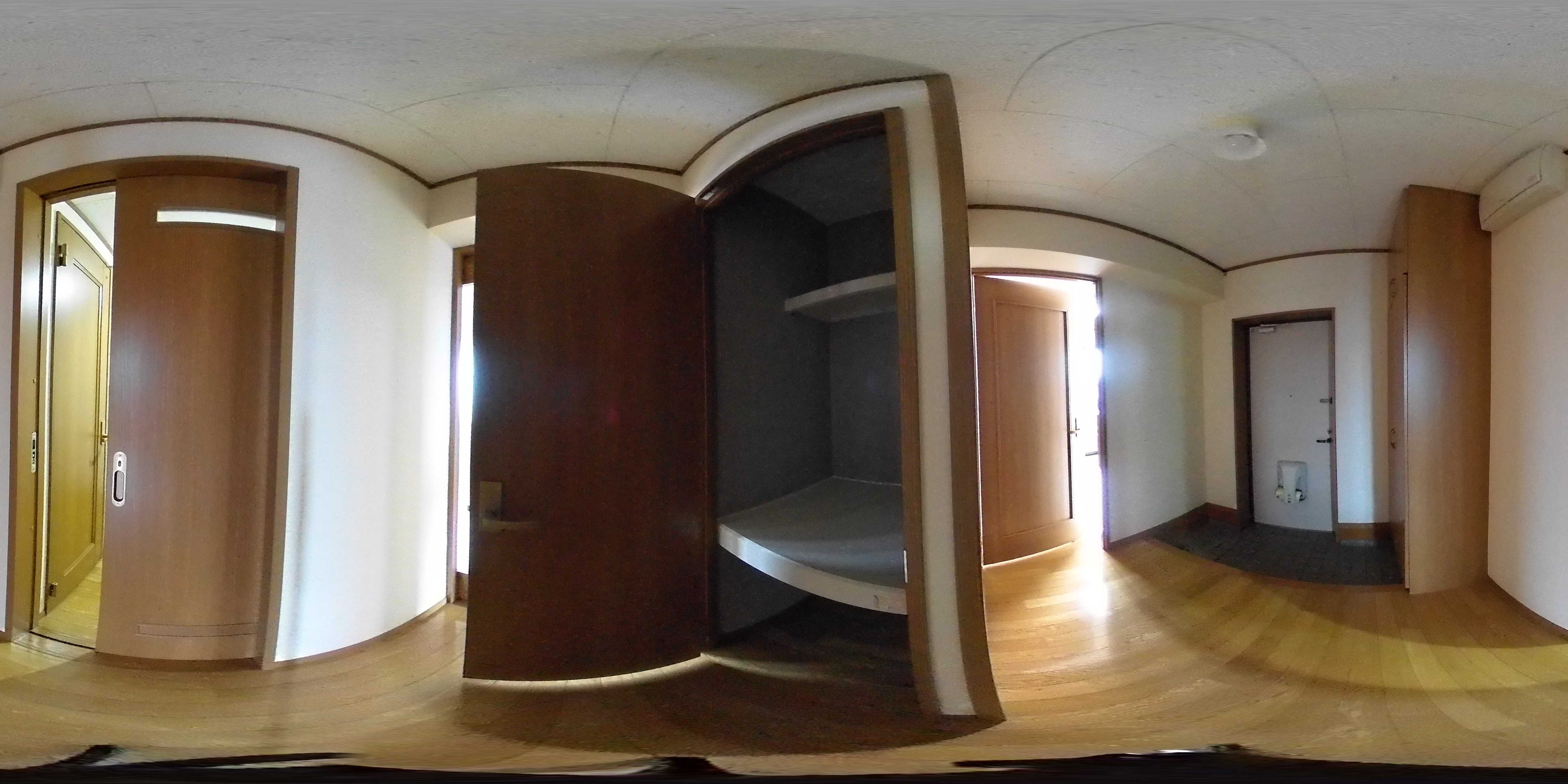 エステートマンションセンタープラザ1番館 玄関