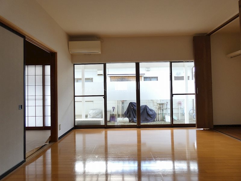 市川貸家 リビング