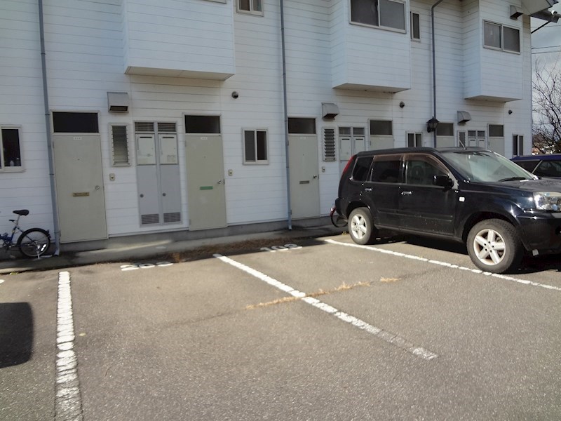 アンサンブル榑木Ｂ 駐車場