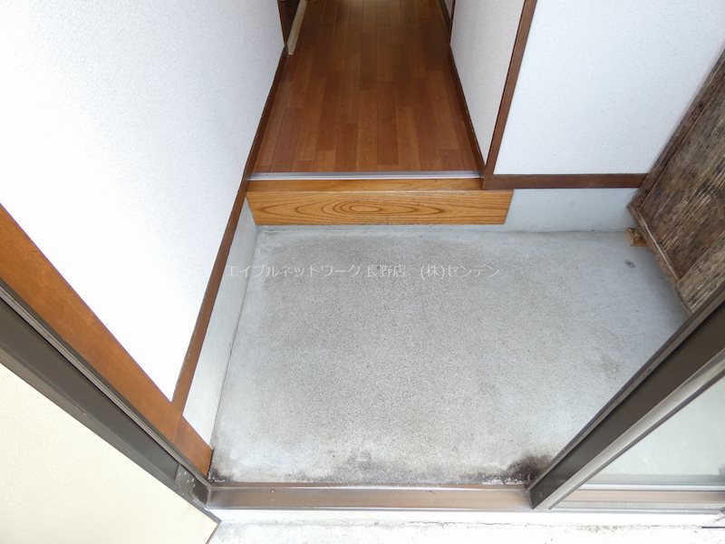 市川貸家 玄関