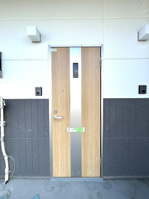 グランドシティ南横町 玄関