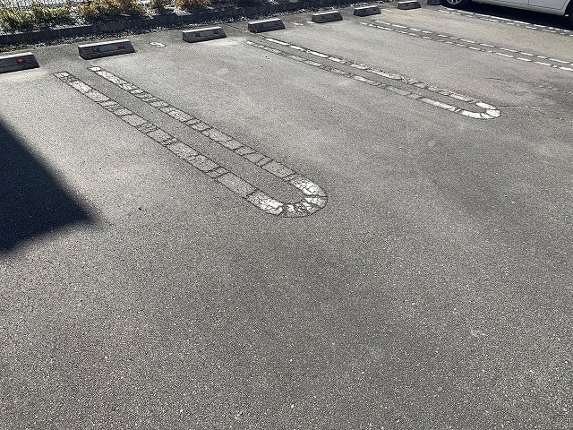 オレンジ・ピークスB 駐車場