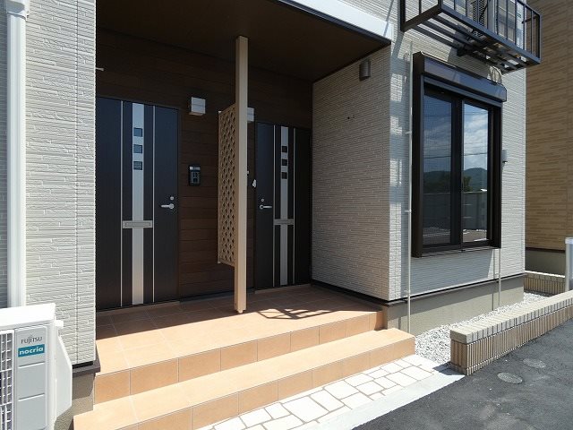 サニーテラス　A エントランス