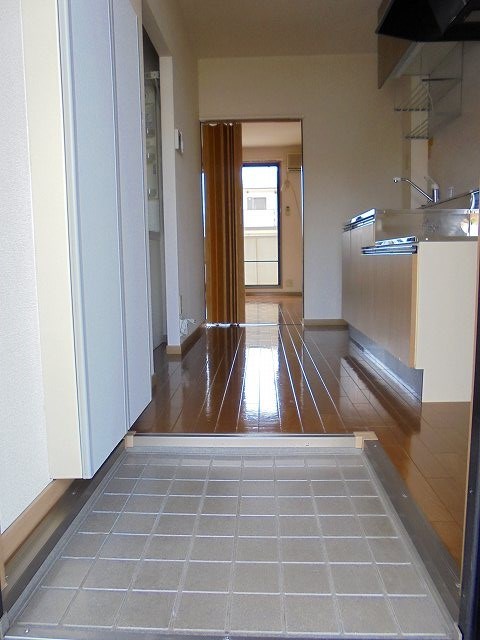 サンガーデンワカツキＡ棟 玄関
