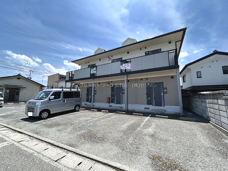 サンガーデンワカツキＡ棟 駐車場