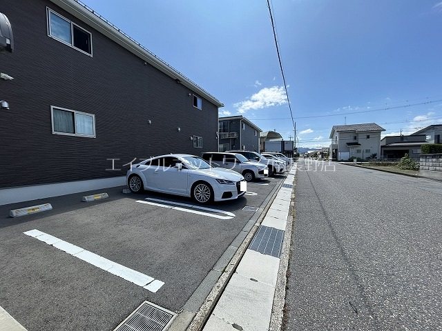 ヴァンベール 駐車場
