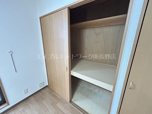 サープラス　ブライト 収納