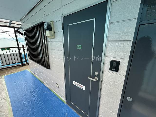 サープラス　ブライト エントランス