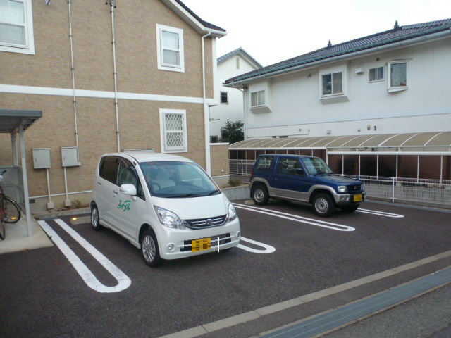ヴィオラ・ソロリア 駐車場